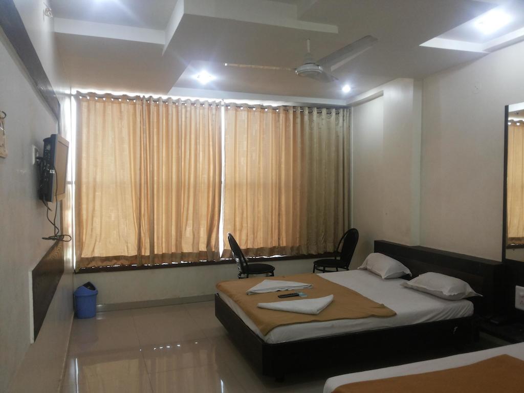 Hotel Sai Galaxy Inn 쉬르디 외부 사진