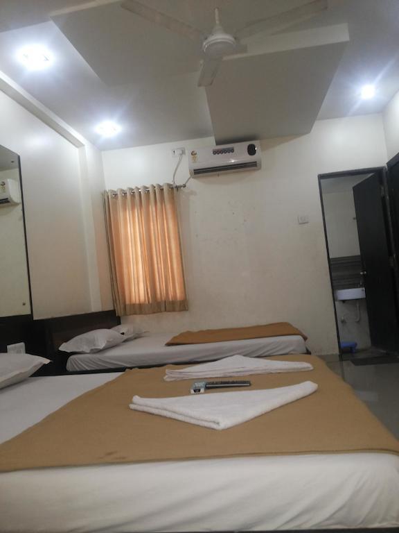 Hotel Sai Galaxy Inn 쉬르디 외부 사진
