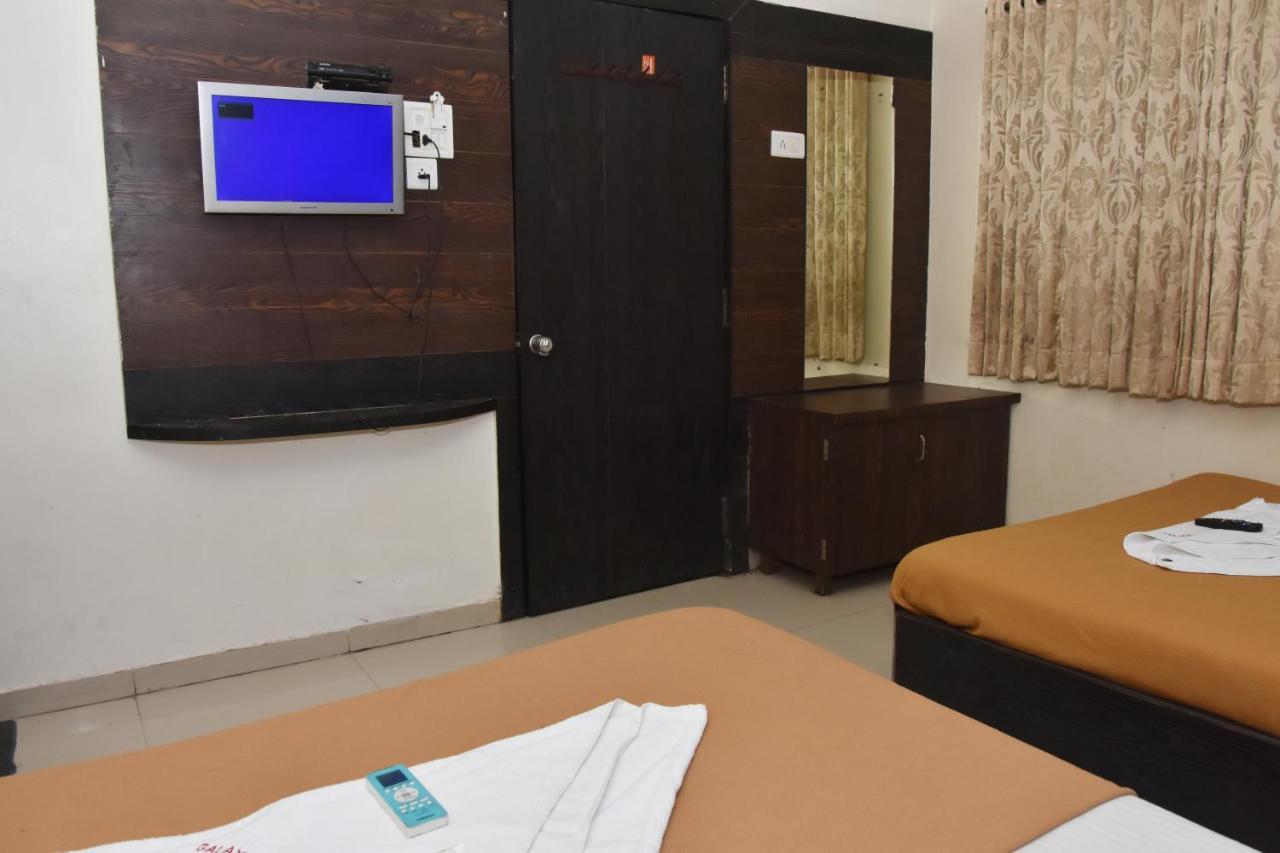 Hotel Sai Galaxy Inn 쉬르디 외부 사진