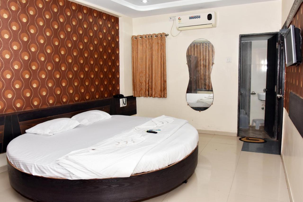 Hotel Sai Galaxy Inn 쉬르디 외부 사진